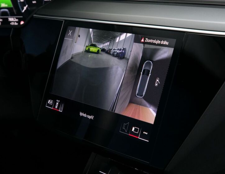 Audi e-tron 23