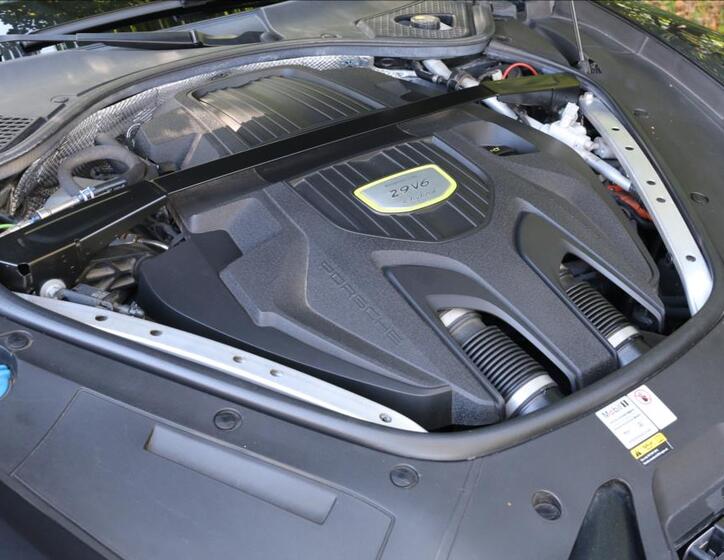 Porsche Panamera 88