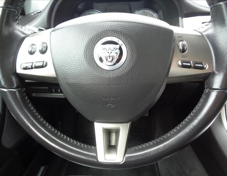 Jaguar XF 38