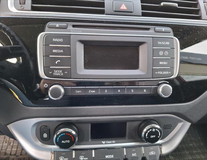 KIA Rio 11