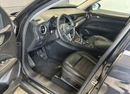 Alfa Romeo Stelvio 11