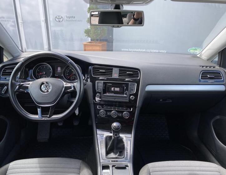 Volkswagen Golf 12