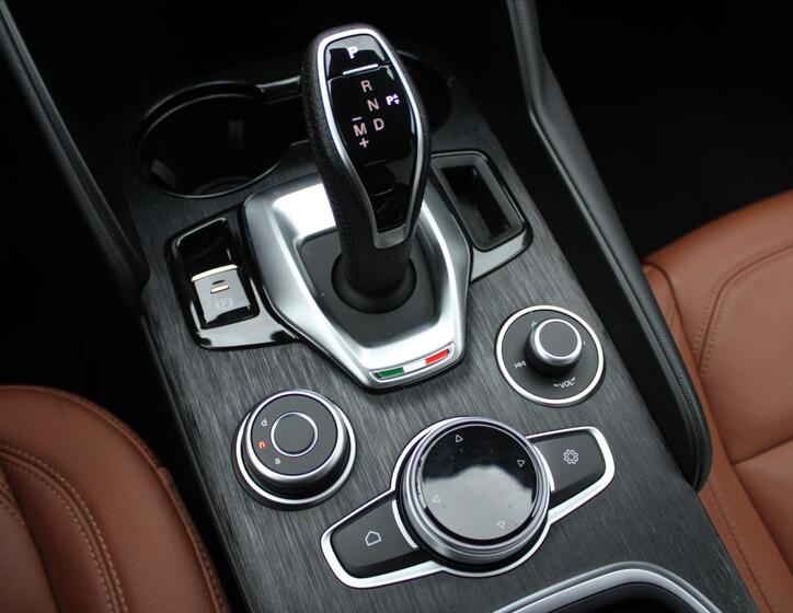 Alfa Romeo Giulia 23