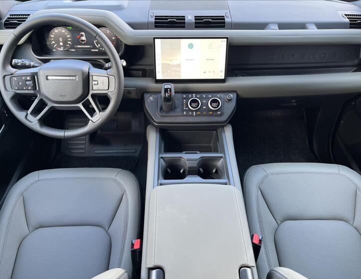 Land Rover Defender 14