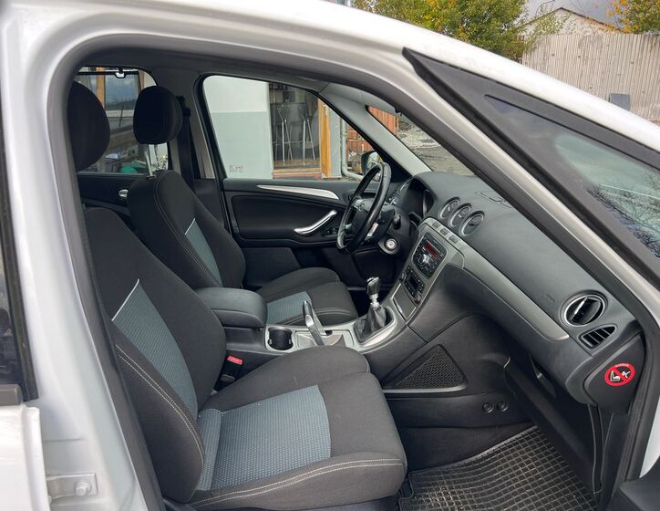 Ford S-MAX 9