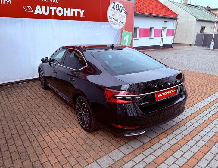 Škoda Superb 9