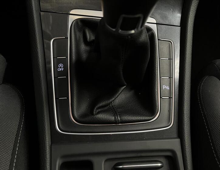 Volkswagen Golf 16