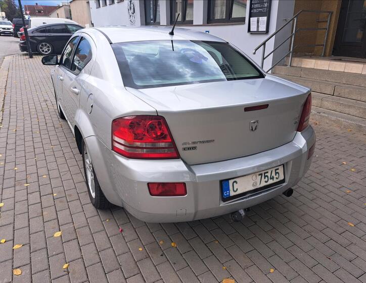 Dodge Avenger 8