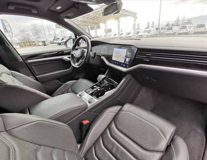 Volkswagen Touareg 8