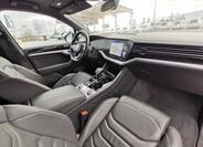 Volkswagen Touareg 8