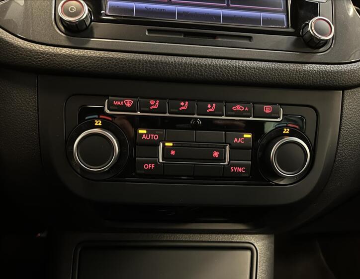 Volkswagen Tiguan 9