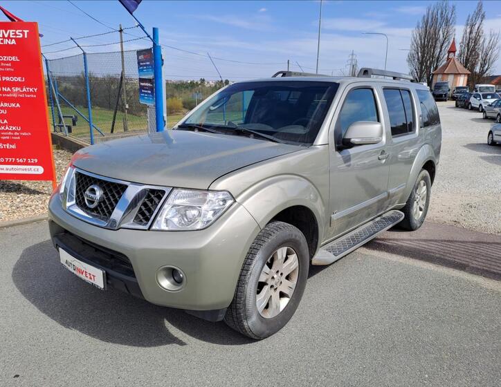Nissan Pathfinder 1
