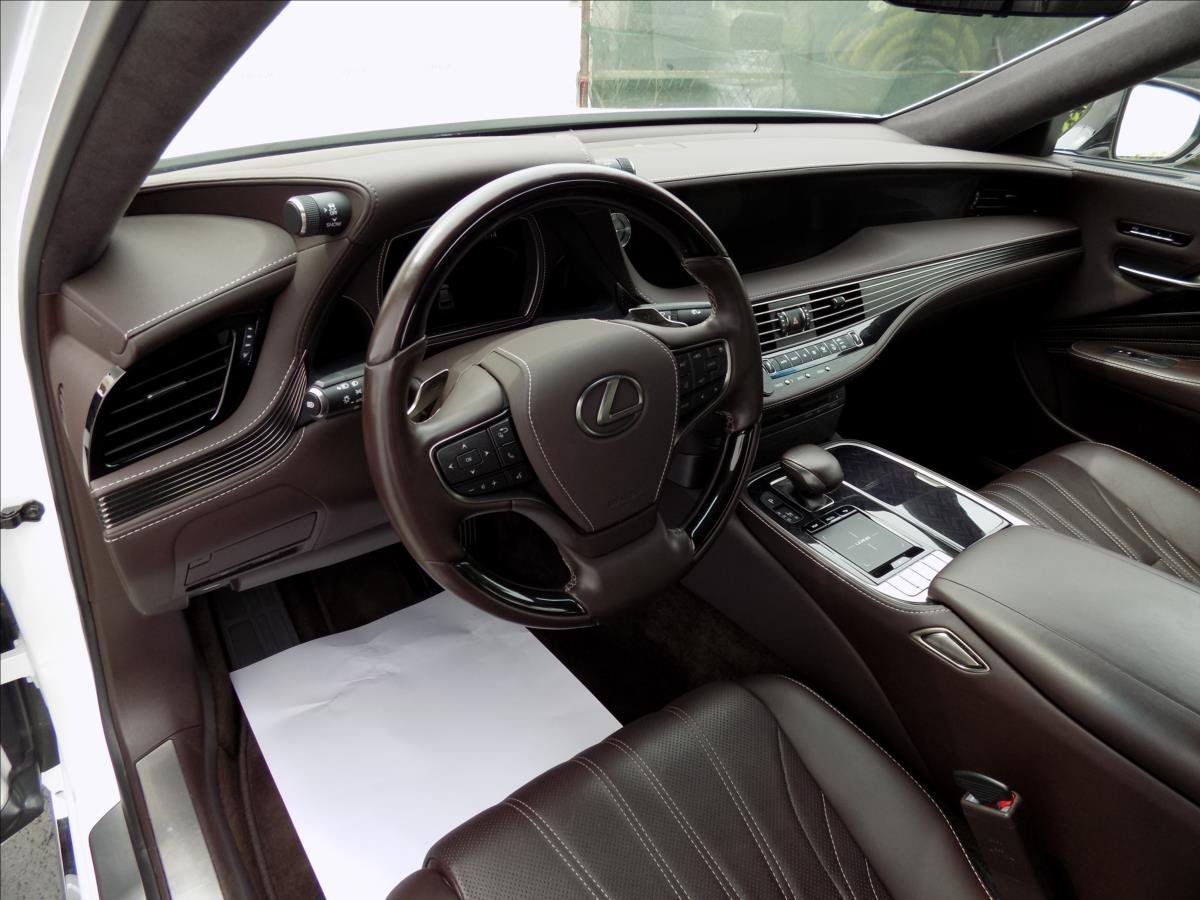 Lexus LS 500