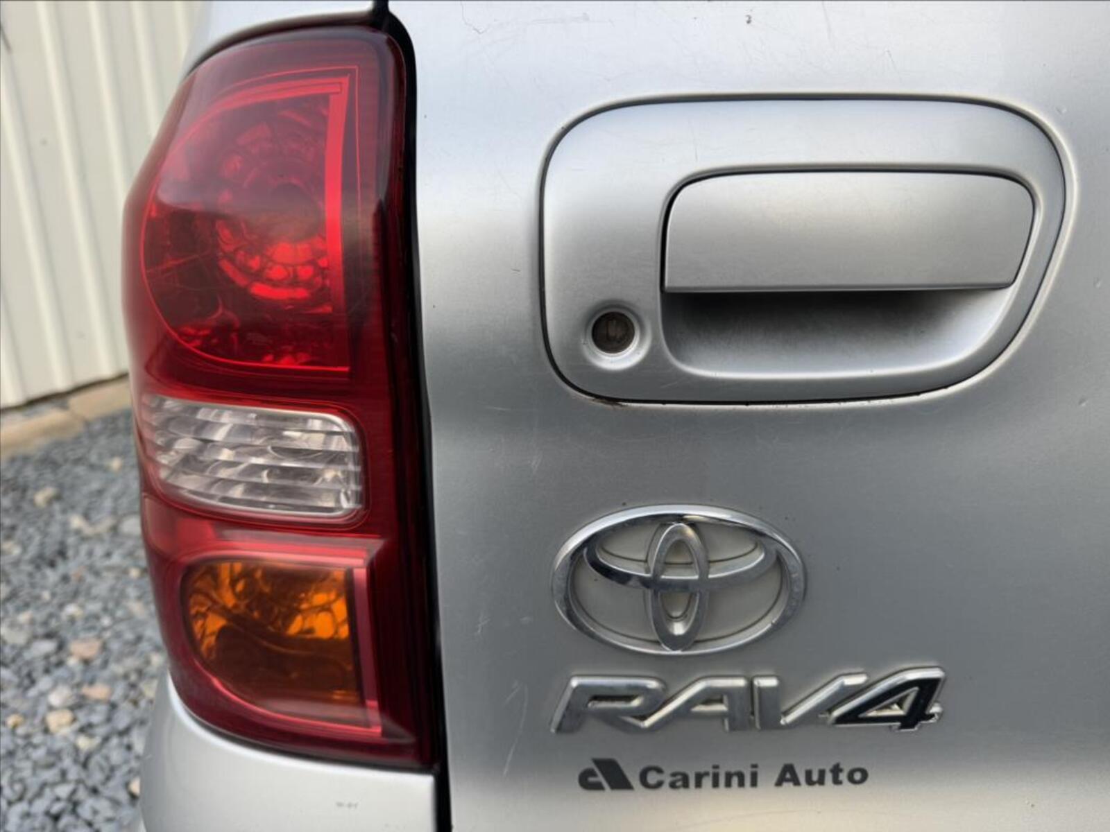 Toyota RAV4 13