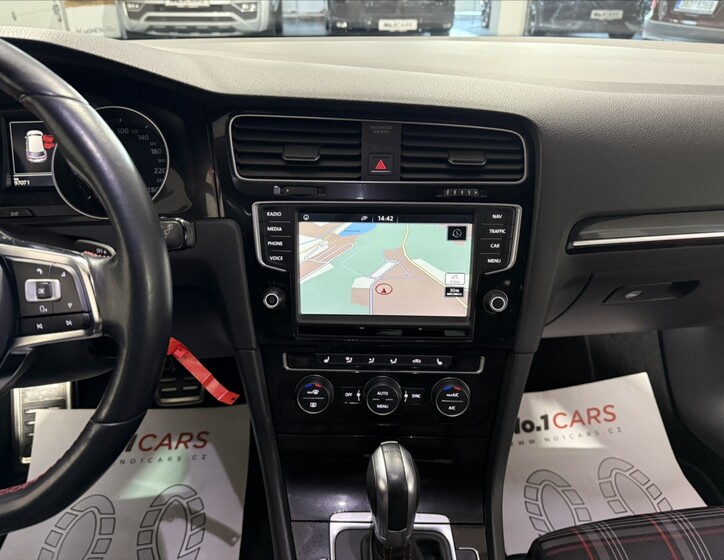 Volkswagen Golf 19