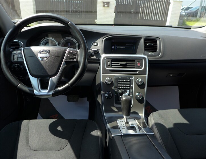 Volvo V60 27