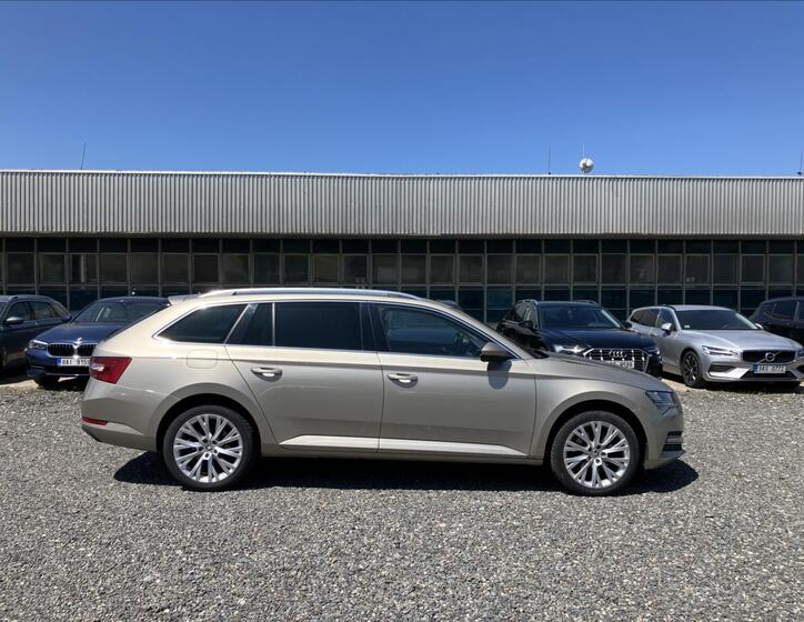 Škoda Superb 7