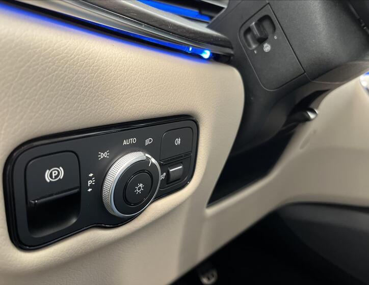 Mercedes-Benz Třídy V 11