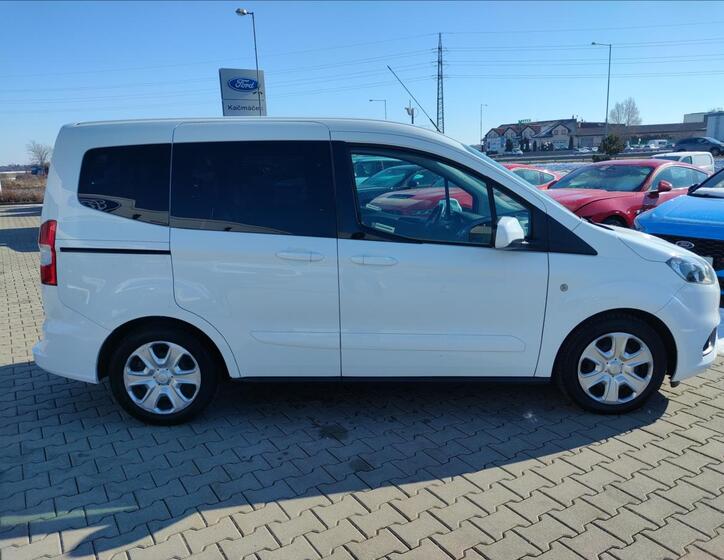 Ford Tourneo Courier 6
