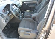 Volkswagen Touran 8