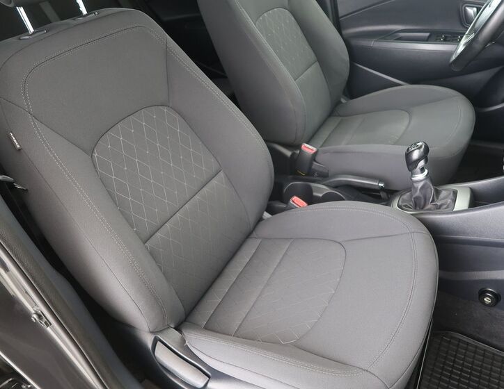 KIA Rio 13