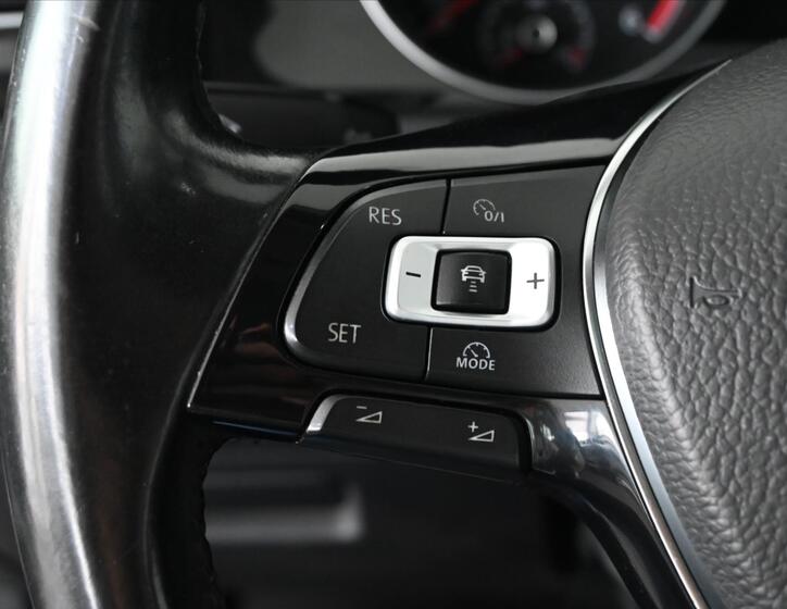 Volkswagen Golf 17