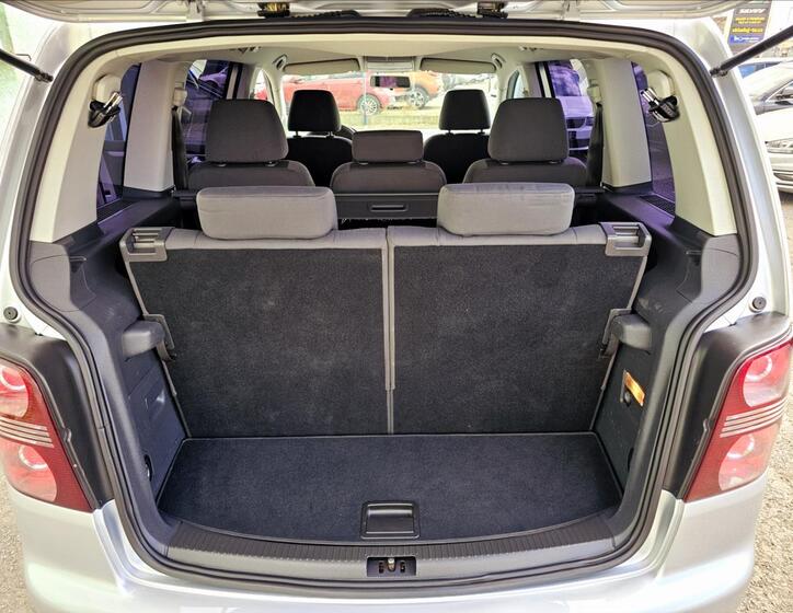 Volkswagen Touran 27
