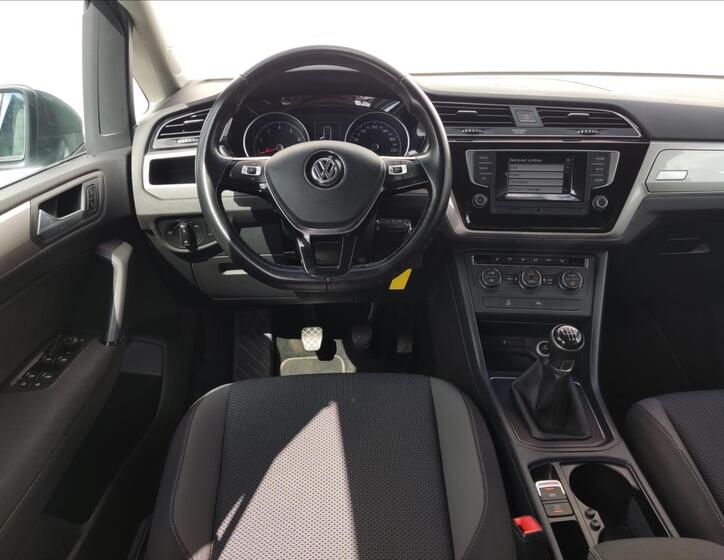 Volkswagen Touran 9