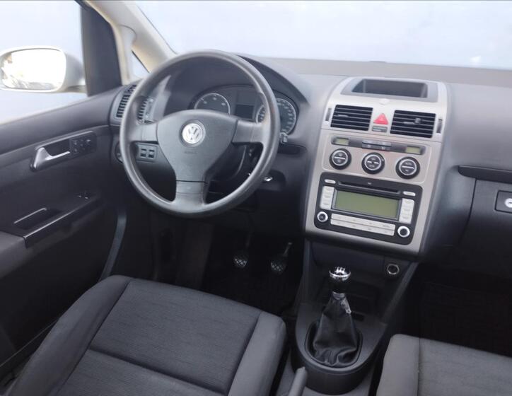 Volkswagen Touran 8