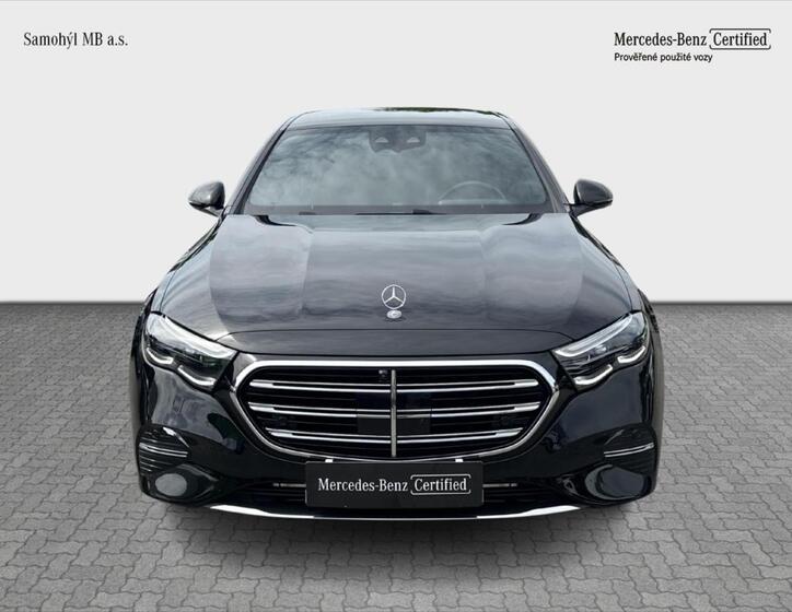 Mercedes-Benz Třídy E 8