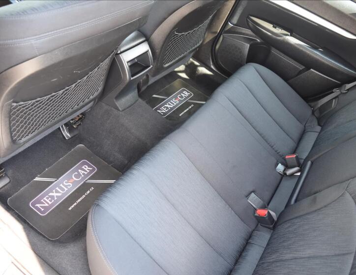 Subaru Legacy 17