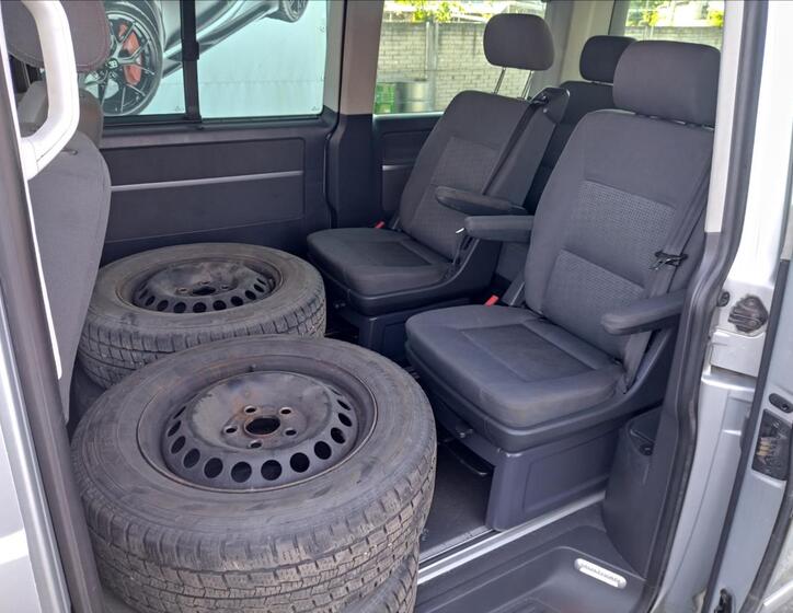Volkswagen Multivan 14
