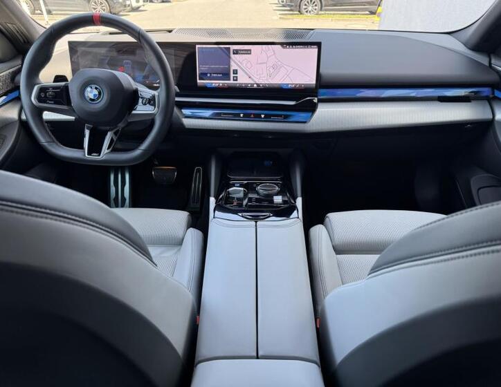 BMW i5 8