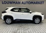 Toyota Yaris Cross 16