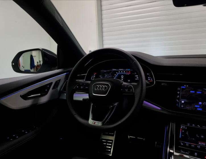 Audi SQ8 28