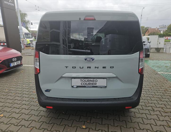 Ford Tourneo Courier 4