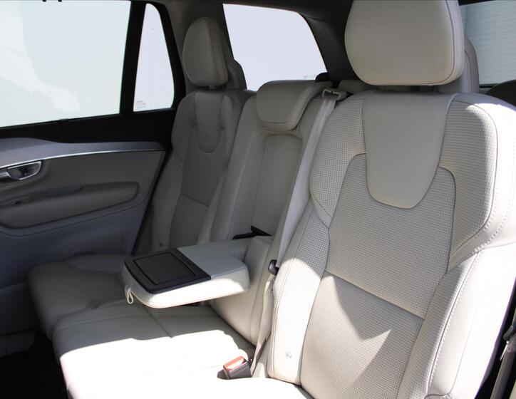 Volvo XC90 11