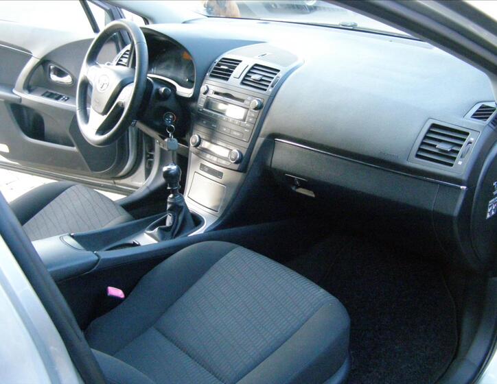 Toyota Avensis 24