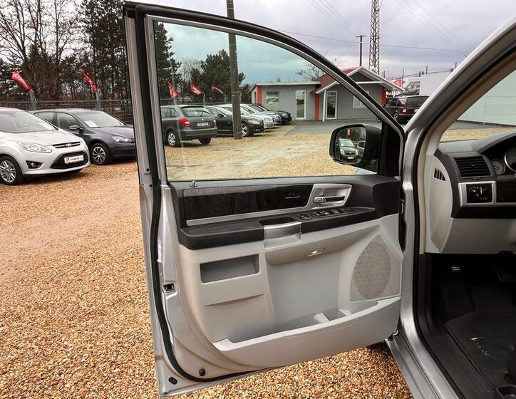 Chrysler Grand Voyager 13
