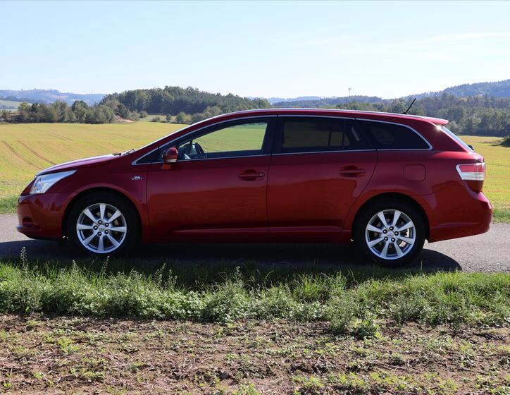 Toyota Avensis 4