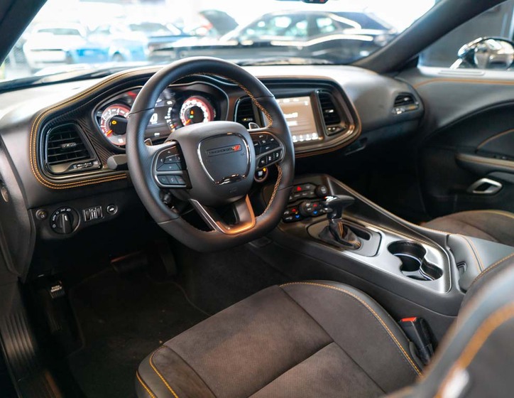 Dodge Challenger 11