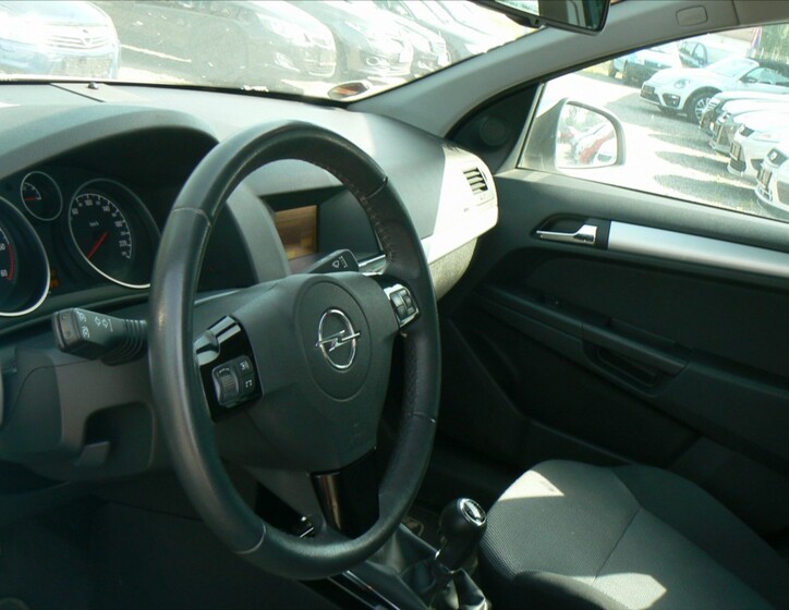 Opel Astra 9
