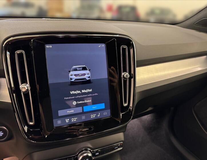 Volvo XC40 9