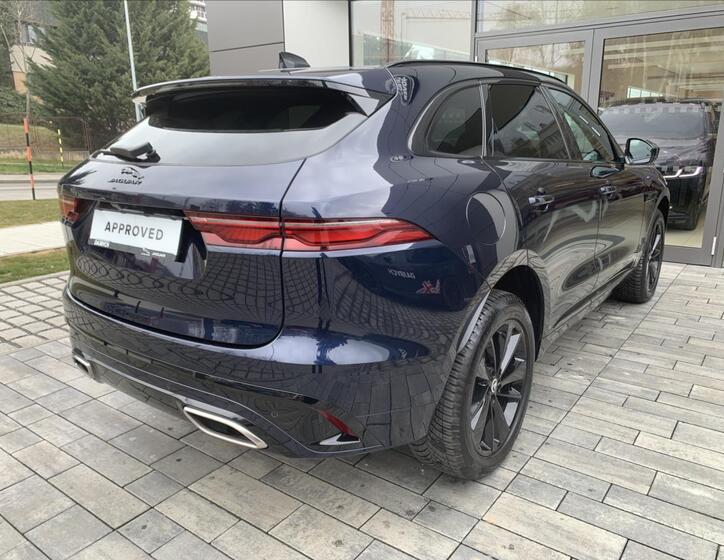 Jaguar F-Pace 5