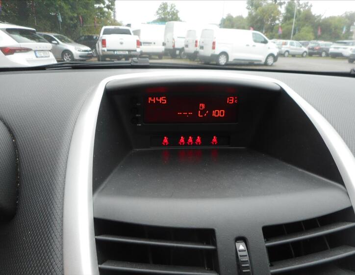 Peugeot 207 13
