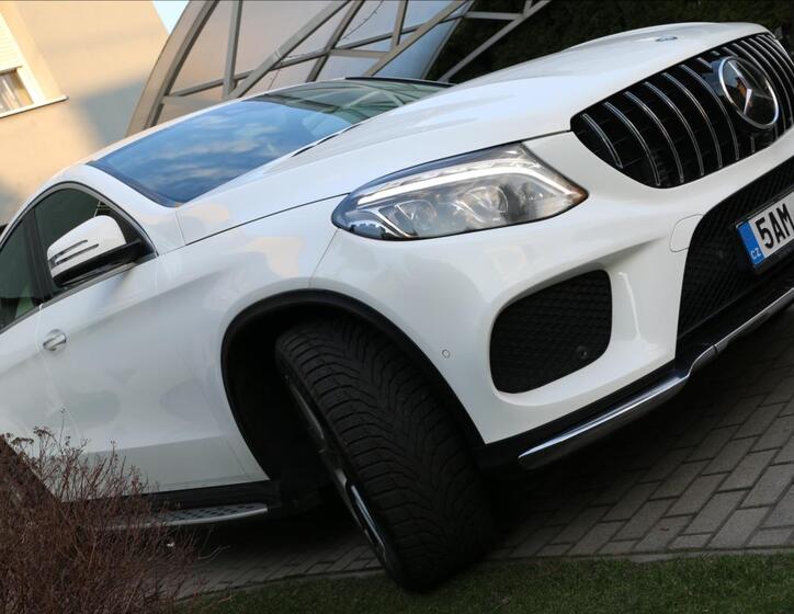 Mercedes-Benz GLE 9