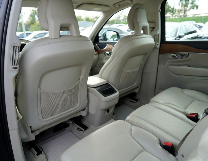 Volvo XC90 37