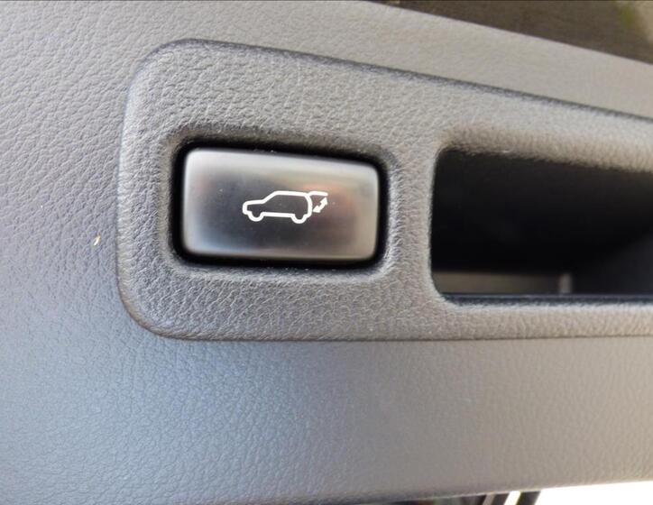 Lexus NX 300h 56