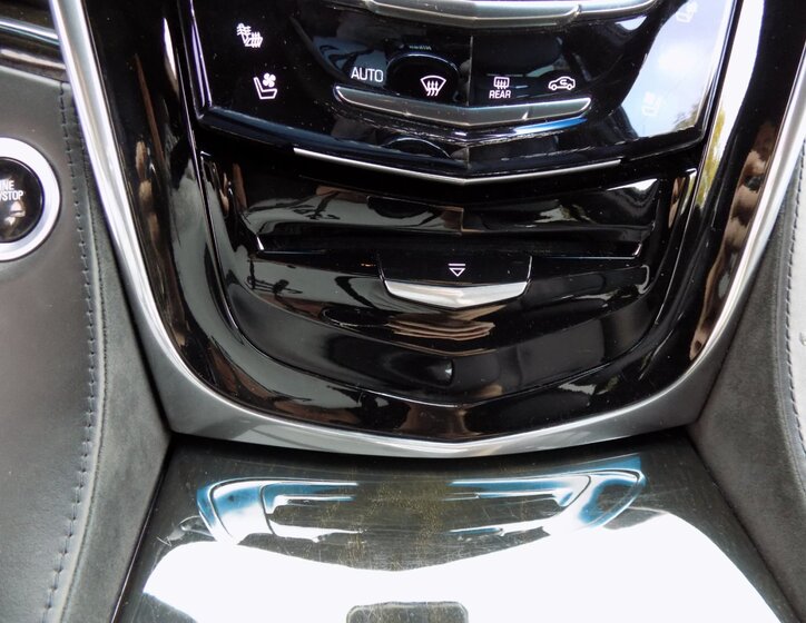 Cadillac Escalade 38