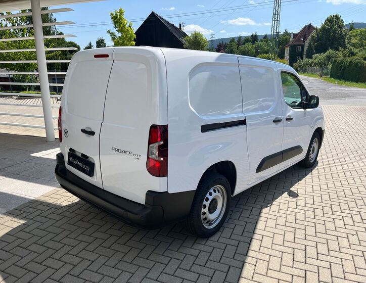 Toyota ProAce 6